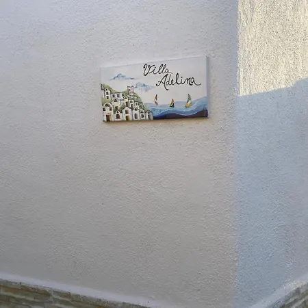 Nyaraló Adelina, La Tua A Ischia! *