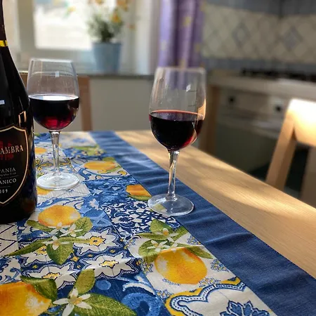 Nyaraló Adelina, La Tua A Ischia! Ischia